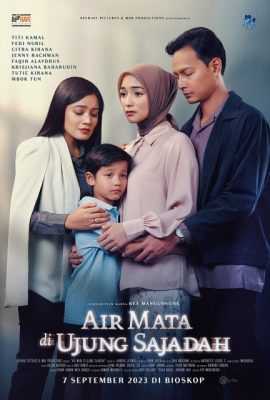 Poster phim Nước mắt rơi trên thảm nguyện – Air Mata Di Ujung Sajadah (2023)